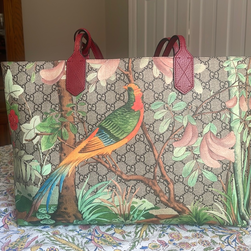 Authentic Gucci Tian Shoulder Bag